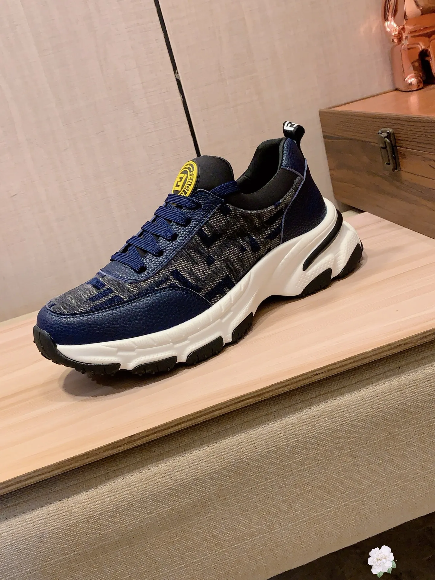 Men's men's shoes💰460💰💰🎩🎩[Lightning][Lightning] "FENDI*" The latest and most popular casual shoes, top brand [Seduce] luxury~purchase, top~quality. [Strong] The upper is made of imported breathable cowhide with material ➕ breathable sheepskin feet (•) and fine workmanship. The original stylish and stylish soft rubber wear-resistant and non-slip outsole is light and comfortable on the feet. The real thing looks better when photographed in person. 111: code: 38-44, 3️⃣ colors selected